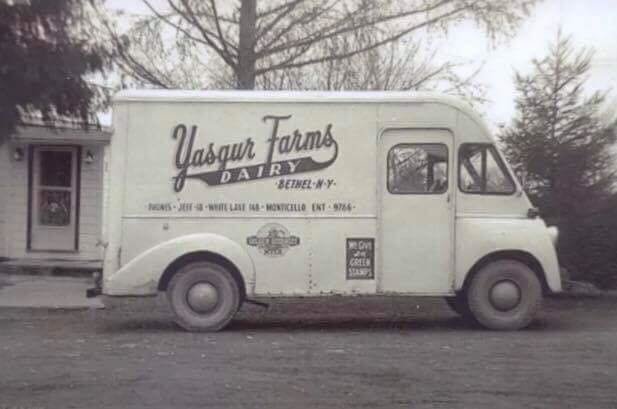 Details about   1939 Vintage Milk Truck PHOTO Dairy Delivery Man Creamery Co-op Farmers Vermont