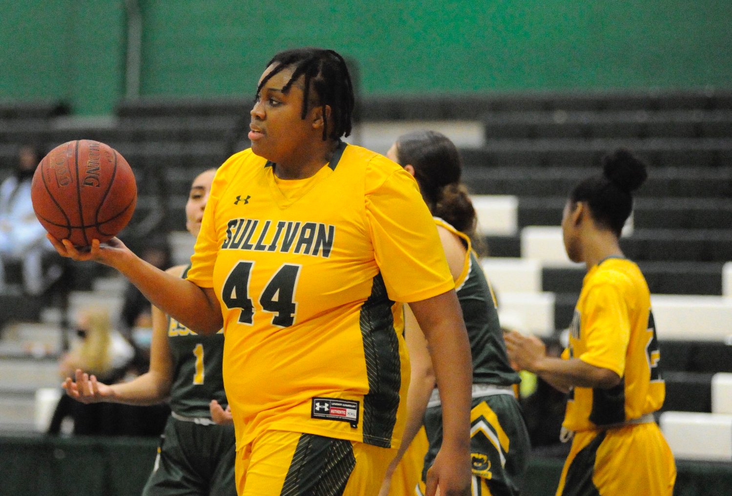 Top gun for SUNY Sullivan. Deivejon Harris scored 18 points. The 6-foot-2-inch freshman center attended the Business of Sports School in the Bronx.